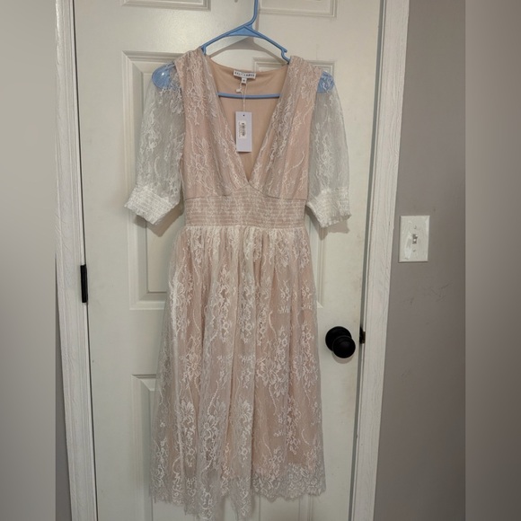 Baltic Born Dresses & Skirts - Baltic Born Elaina Lace Midi Dress Cream | V Neck Boho Romantic | Size S